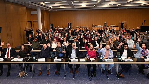 Bundestarifkommission bei der Zustimmung um 03:40 Uhr